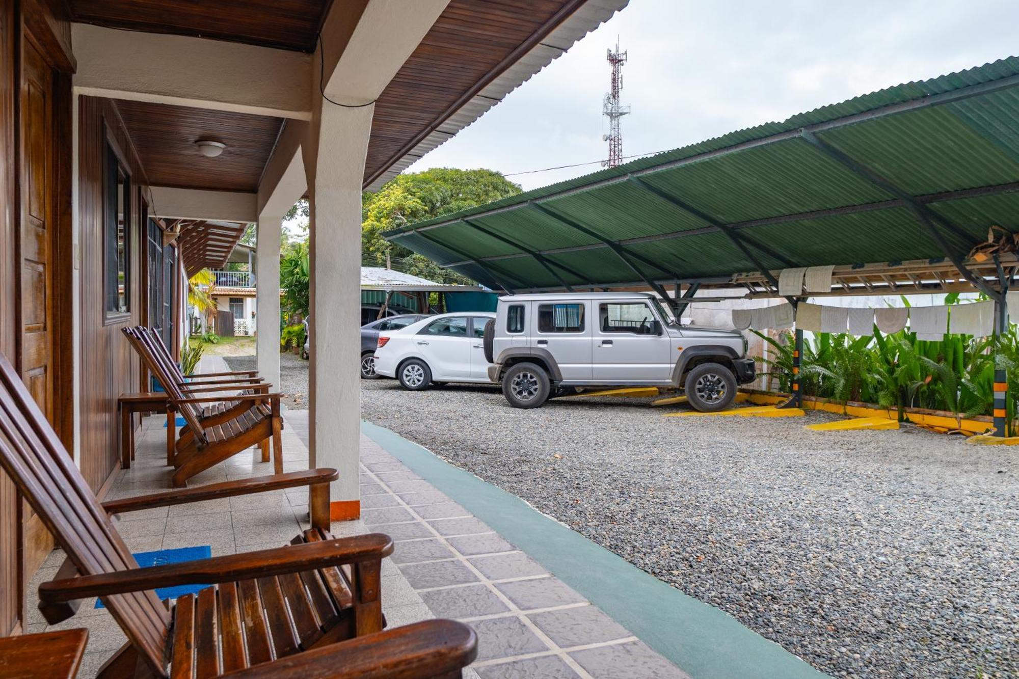 Cabinas Arrecife Cahuita Bagian luar foto
