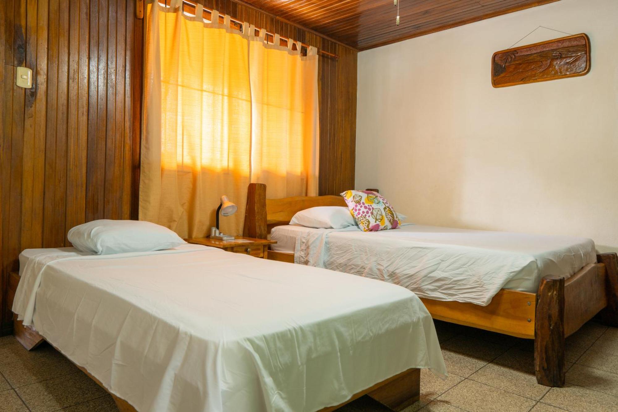 Cabinas Arrecife Cahuita Bagian luar foto