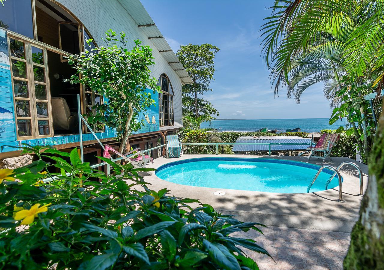 Cabinas Arrecife Hotel Cahuita Bagian luar foto