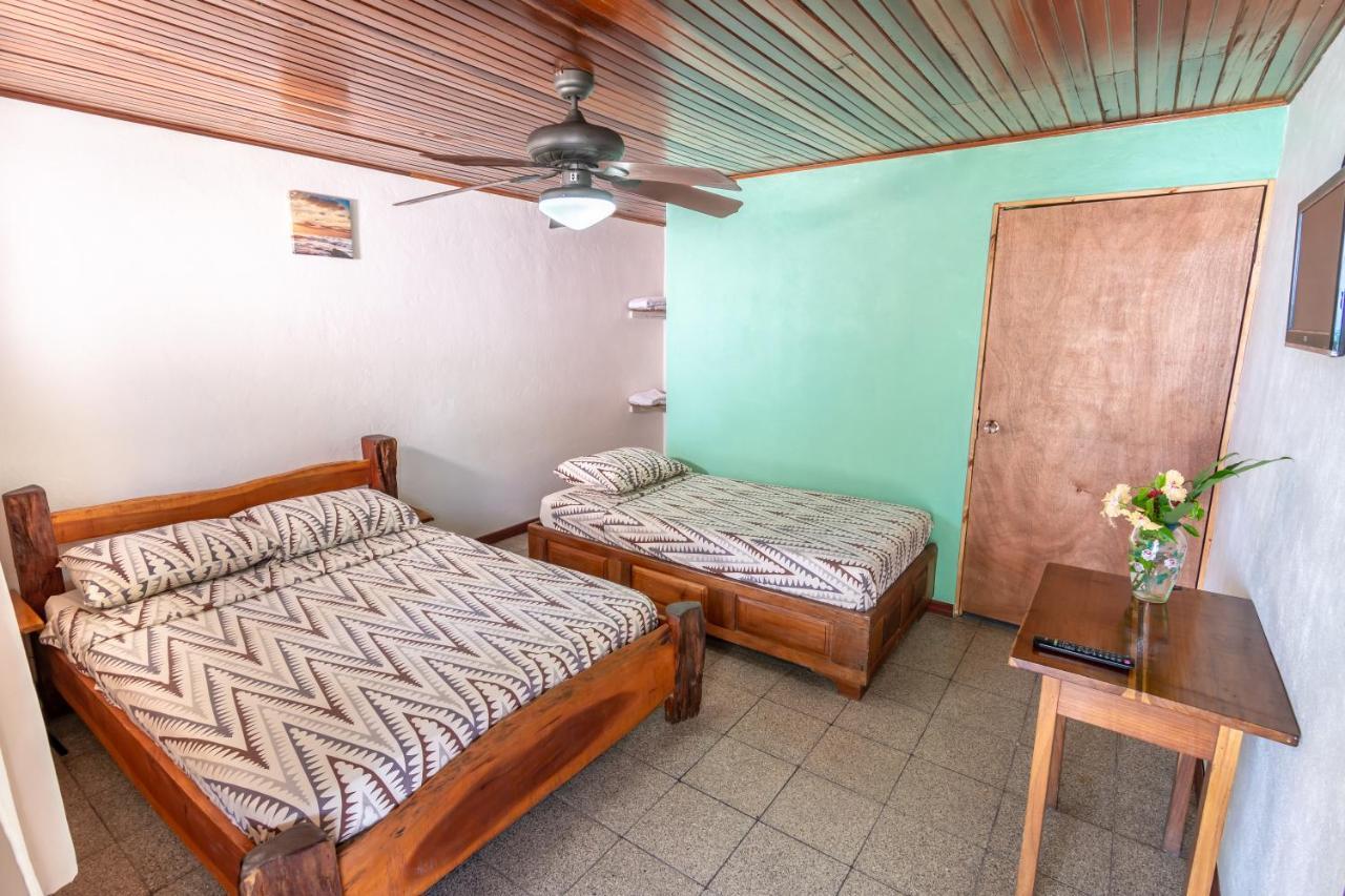 Cabinas Arrecife Cahuita Bagian luar foto